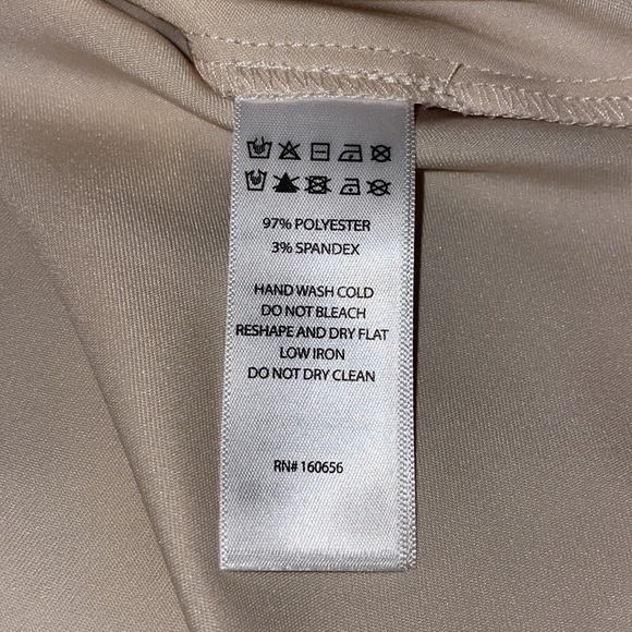 NWT.  Nicole Miller silky blouse.  Size XL - Picture 4 of 4